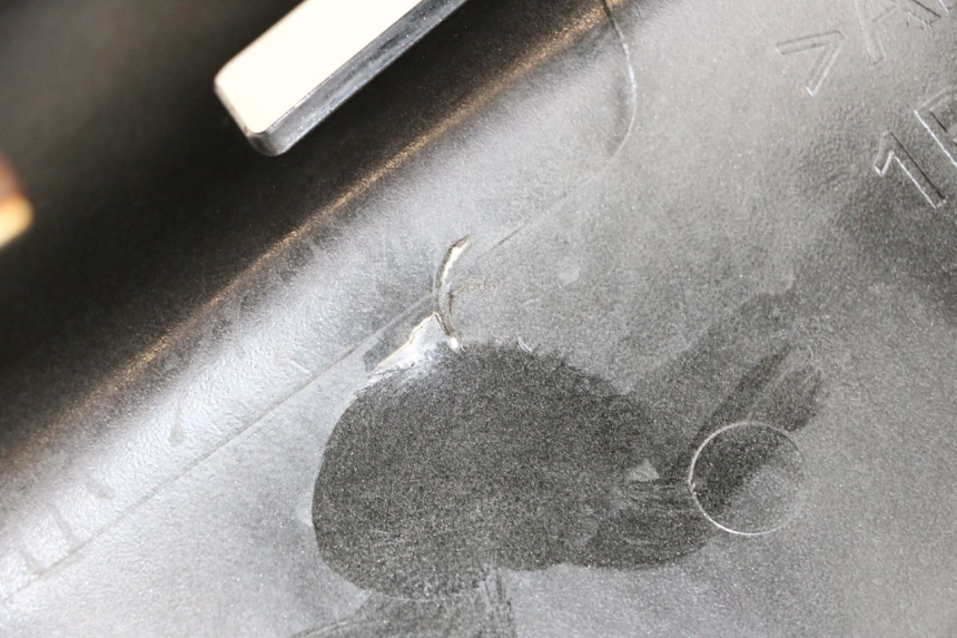 photo de PARAFANGO POSTERIORE DESTRO YAMAHA XMAX X-MAX 125 (2006 - 2009) - Zoom sullo stato d'uso