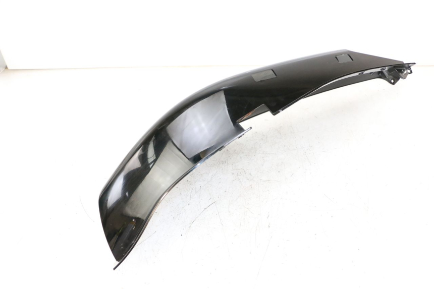 photo de PARAFANGO POSTERIORE DESTRO YAMAHA XMAX X-MAX 125 (2006 - 2009) - Stato della superficie e materiale