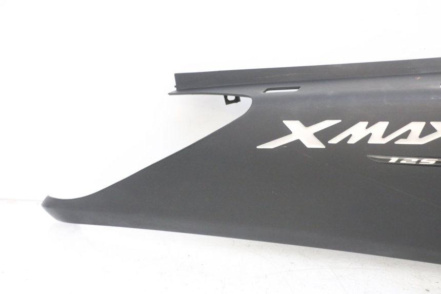photo de PARAFANGO POSTERIORE DESTRO YAMAHA XMAX X-MAX 125 (2006 - 2009) - Stato della superficie e materiale