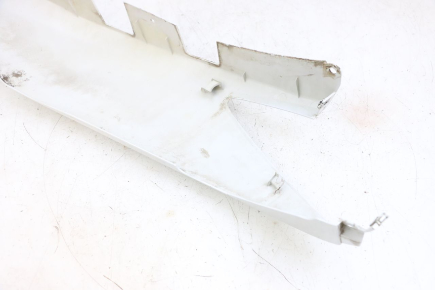 photo de CARENA POSTERIORE DESTRA YAMAHA X-MAX XMAX 125 (2010 - 2013) - Primo piano tecnico
