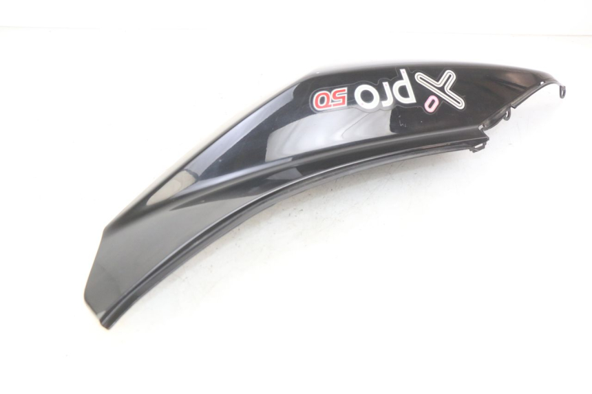 photo de PARAFANGO POSTERIORE DESTRO SYM X-PRO 4T 50 (2014 - 2021) - Dettagli dei punti di fissaggio