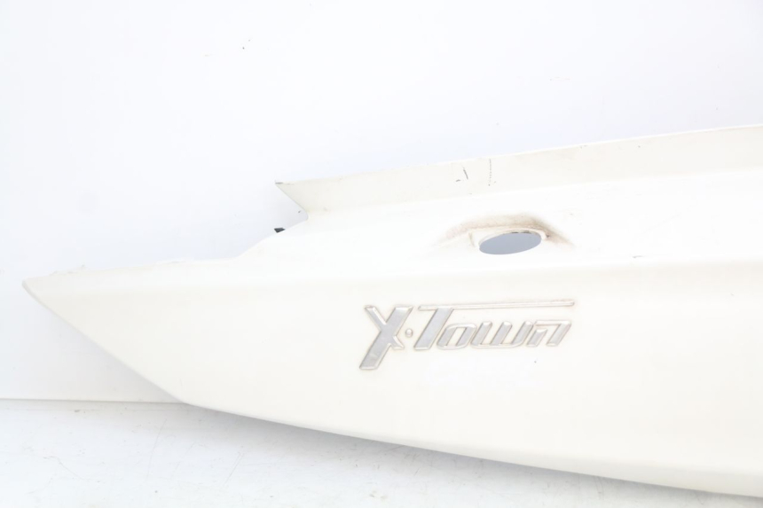 photo de PARAFANGO POSTERIORE DESTRO KYMCO X-TOWN XTOWN 125 (2016 - 2021) - Marcature e riferimenti originali