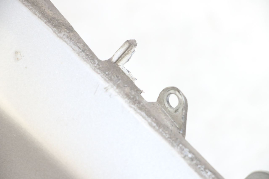 photo de CARENA POSTERIORE DESTRA PIAGGIO X10 125 (2012 - 2017) - Dettaglio del componente