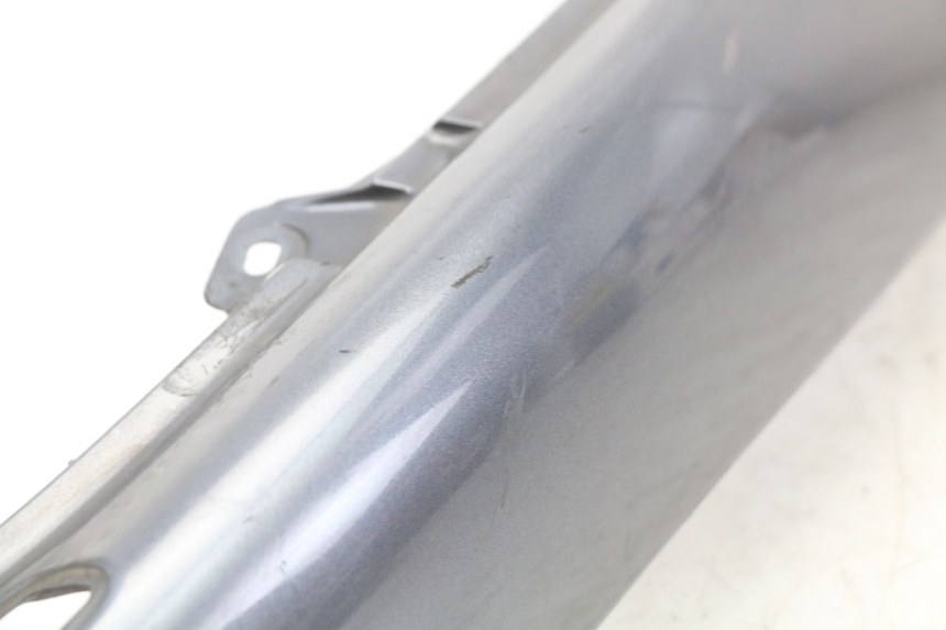 photo de CARENA POSTERIORE DESTRA YAMAHA XJ600 XJ DIVERSION 600 (1992 - 1997) - Primo piano tecnico