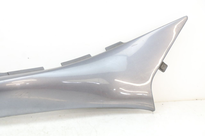 photo de CARENA POSTERIORE DESTRA YAMAHA XJ600 XJ DIVERSION 600 (1992 - 1997) - Dettagli dei punti di fissaggio