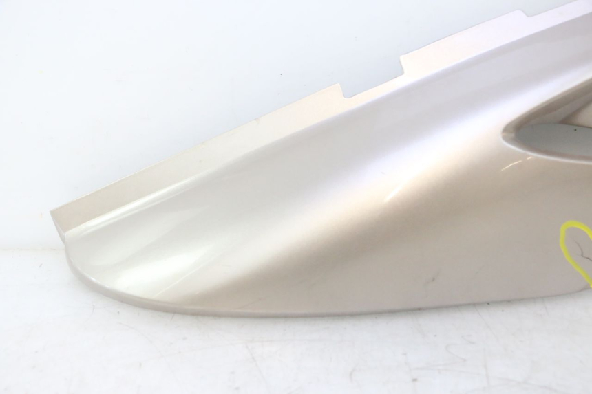 photo de CARENA POSTERIORE DESTRA HONDA XLV VARADERO 125 (2007 - 2012) - Primo piano ad alta risoluzione