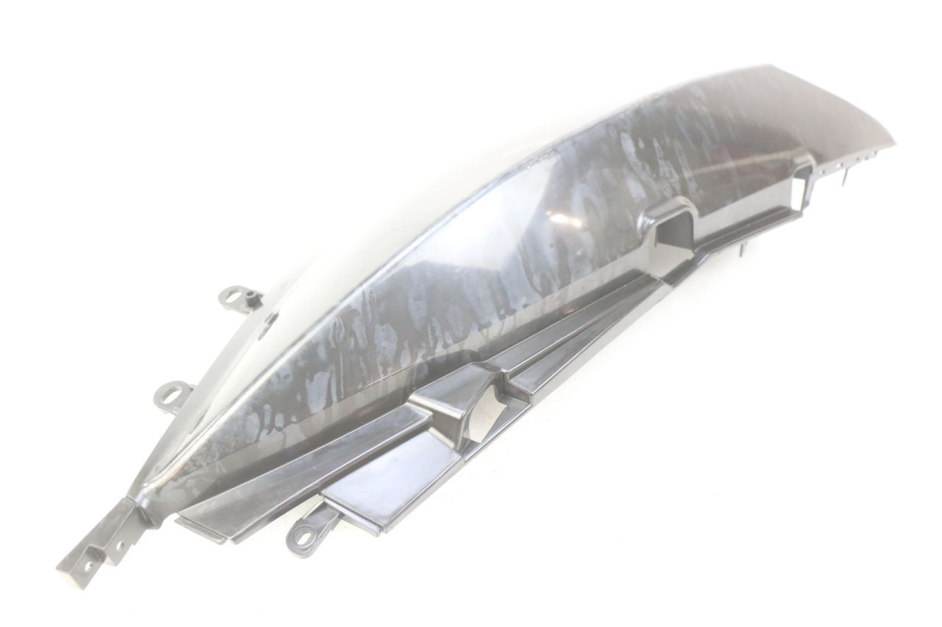 photo de PARAFANGO POSTERIORE DESTRO YAMAHA XP T-MAX TMAX ABS 500 (2004 - 2007) - Dettagli dei punti di fissaggio