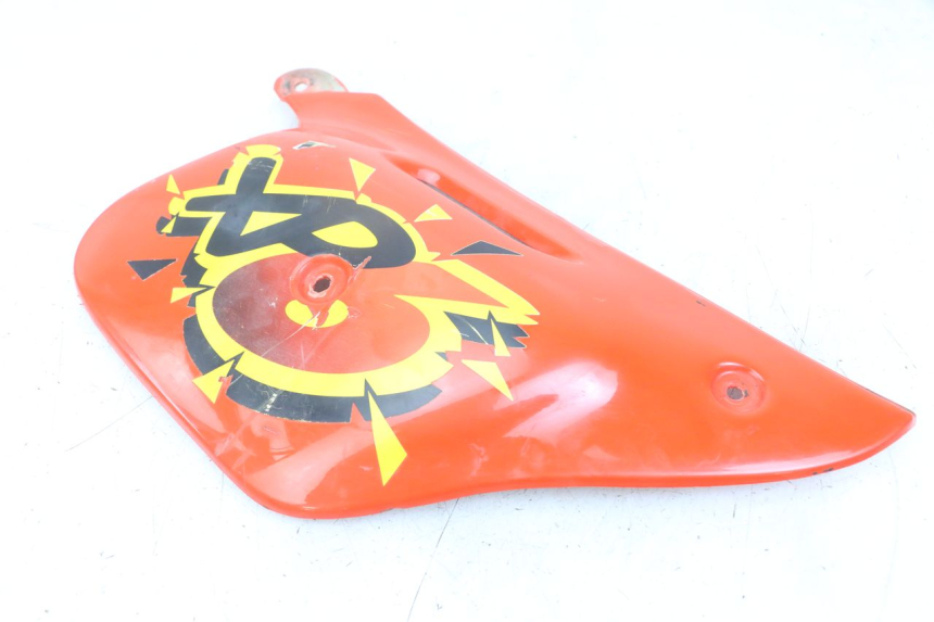 photo de PARAFANGO POSTERIORE DESTRO PEUGEOT XP6 50 (1997 - 2003) - Altra angolazione