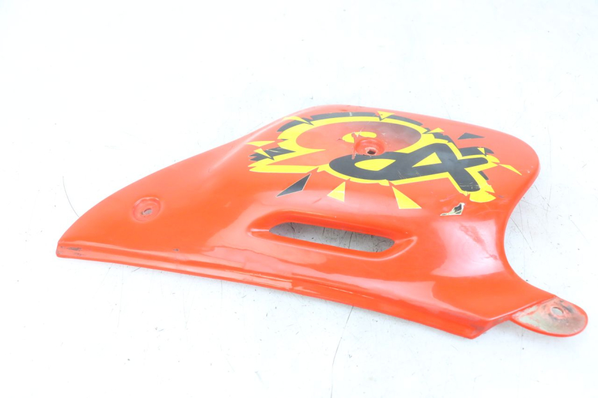 photo de PARAFANGO POSTERIORE DESTRO PEUGEOT XP6 50 (1997 - 2003) - Primo piano tecnico