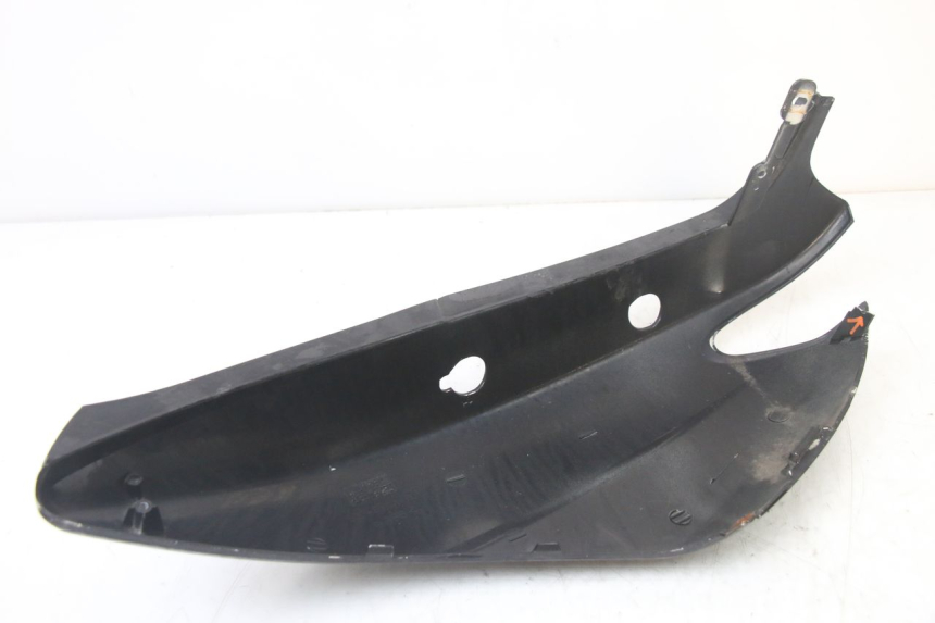 photo de PARAFANGO POSTERIORE DESTRO YAMAHA NEOS NEO'S 4T 50 (2008 - 2016) - Dettagli dei punti di fissaggio