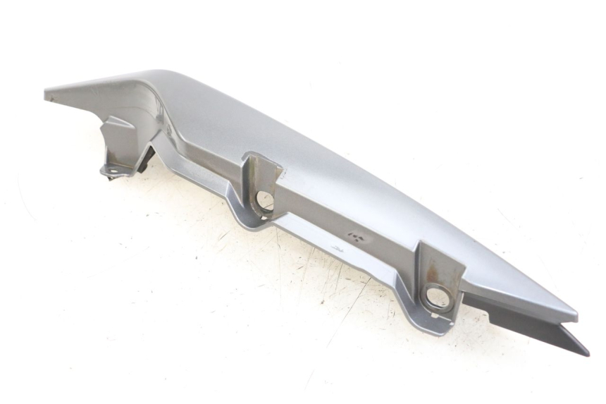 photo de CARENA POSTERIORE DESTRA YAMAHA XJ6 ABS 600 (2008 - 2016) - Primo piano tecnico