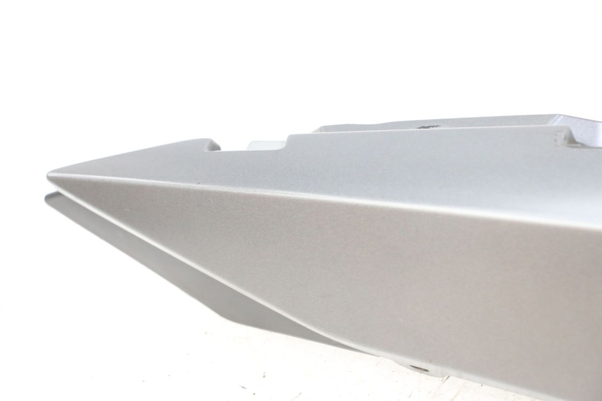 photo de CARENA POSTERIORE DESTRA YAMAHA XJ6 ABS 600 (2008 - 2016) - Dettagli dei punti di fissaggio