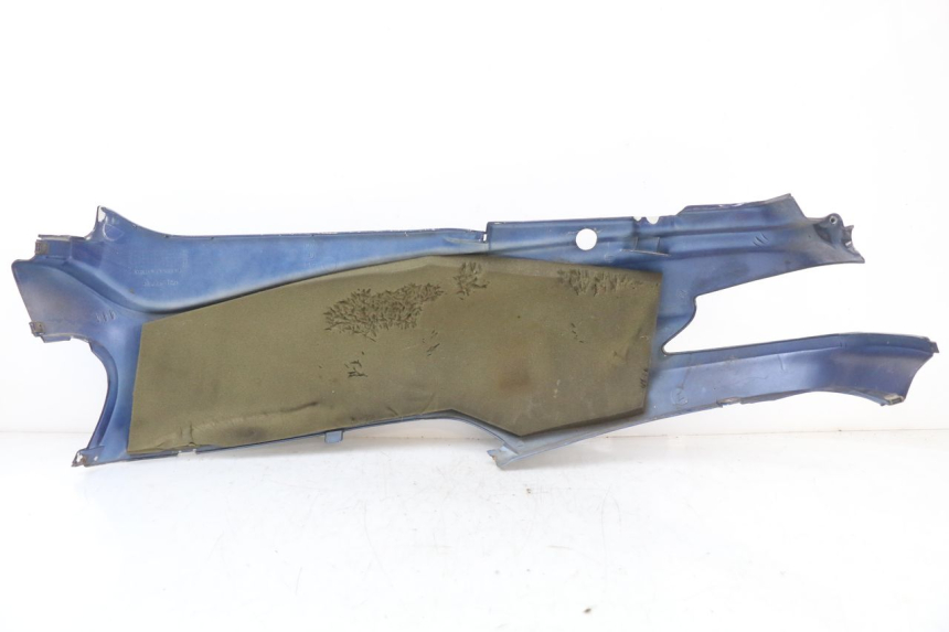 photo de CARENA POSTERIORE DESTRA YAMAHA YE ZEST 50 (1992 - 1998) - Primo piano tecnico