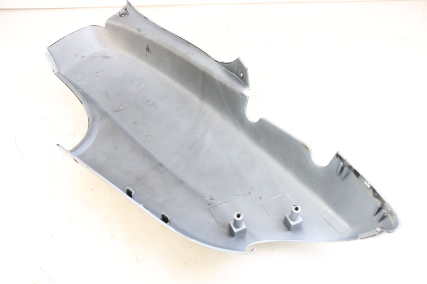 photo de CARENA POSTERIORE DESTRA YAMAHA YN NEO'S 50 (1997 - 2004) - Dettaglio del componente