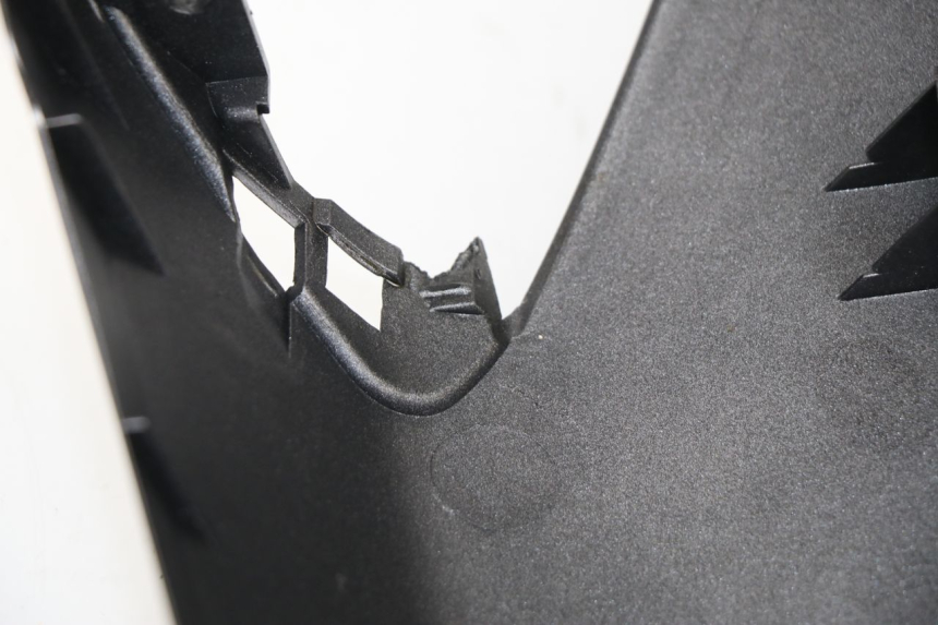 photo de CARENA POSTERIORE DESTRA YAMAHA YP MAJESTY 400 (2004 - 2008) - Dettaglio del componente