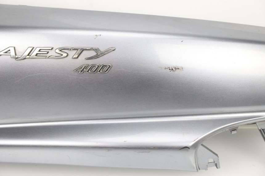 photo de CARENA POSTERIORE DESTRA YAMAHA YP MAJESTY 400 (2004 - 2008) - Primo piano ad alta risoluzione