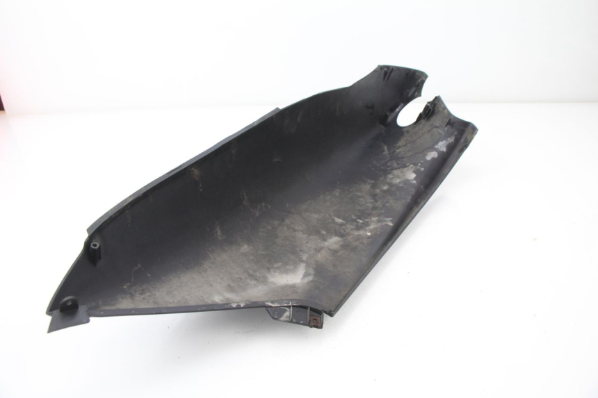 photo de PARAFANGO POSTERIORE DESTRO YAMAHA YP MAJESTY 125 (1998 - 2001) - Zoom sullo stato d'uso