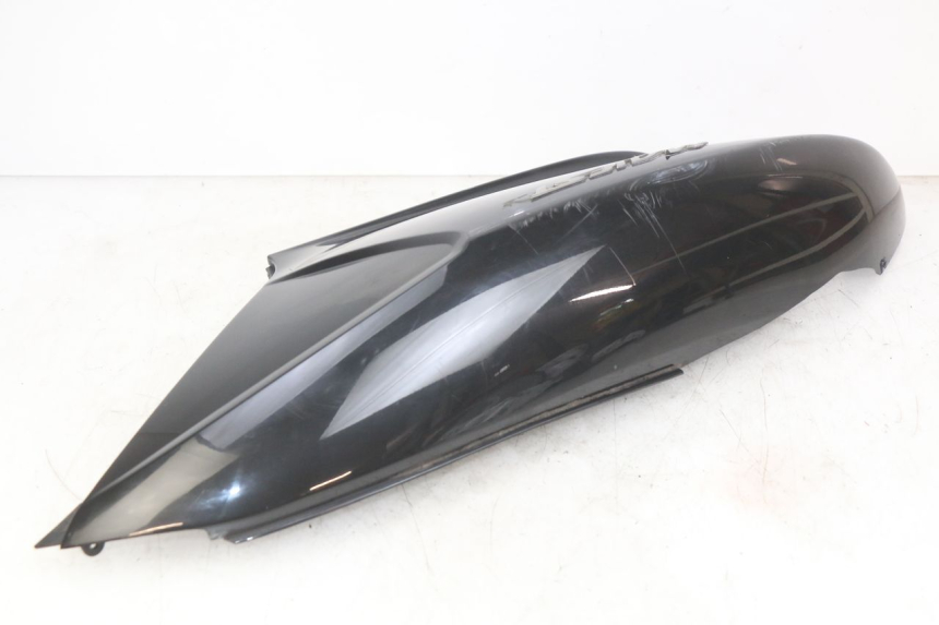 photo de PARAFANGO POSTERIORE DESTRO YAMAHA YP MAJESTY 125 (2007 - 2010) - Primo piano tecnico