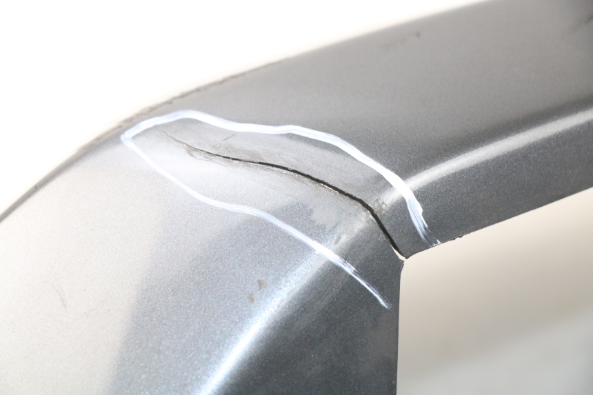 photo de PARAFANGO POSTERIORE DESTRO YAMAHA YP X-MAX XMAX 400 (2014 - 2017) - Primo piano tecnico