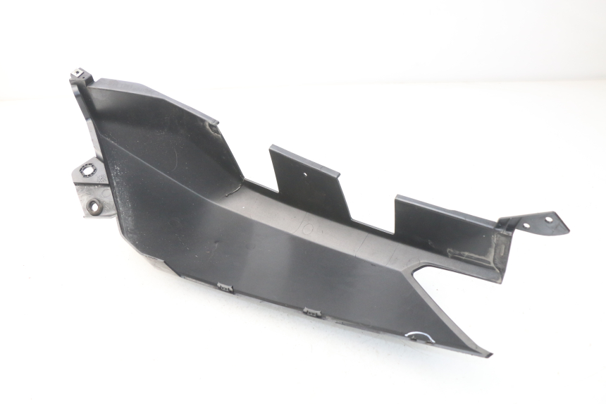 photo de PARAFANGO POSTERIORE DESTRO YAMAHA YP X-MAX XMAX 400 (2014 - 2017) - Dettagli dei punti di fissaggio