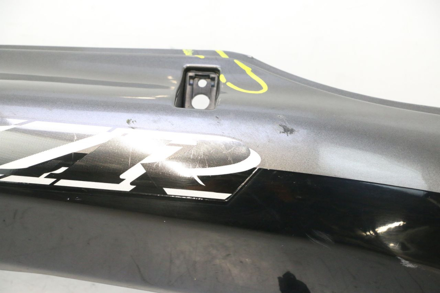 photo de CARENA POSTERIORE DESTRA KAWASAKI ZZR 600 (1995 - 2004) - Zoom sullo stato d'uso