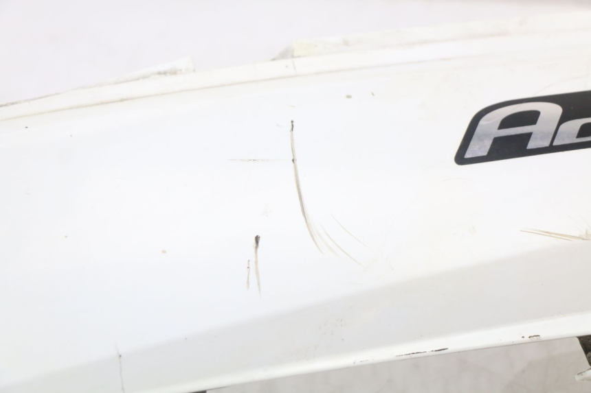 photo de CARENA POSTERIORE SINISTRA SUZUKI ADDRESS 110 (2015 - 2020) - Dettagli dei punti di fissaggio