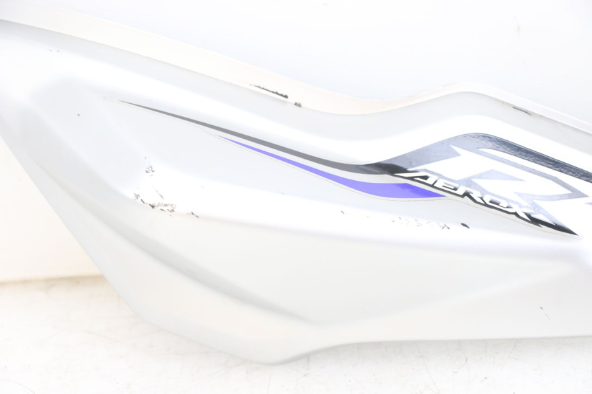 photo de FLANC POSTERIORE SINISTRO YAMAHA AEROX 2T 50 (2013 - 2017) - Stato della superficie e materiale