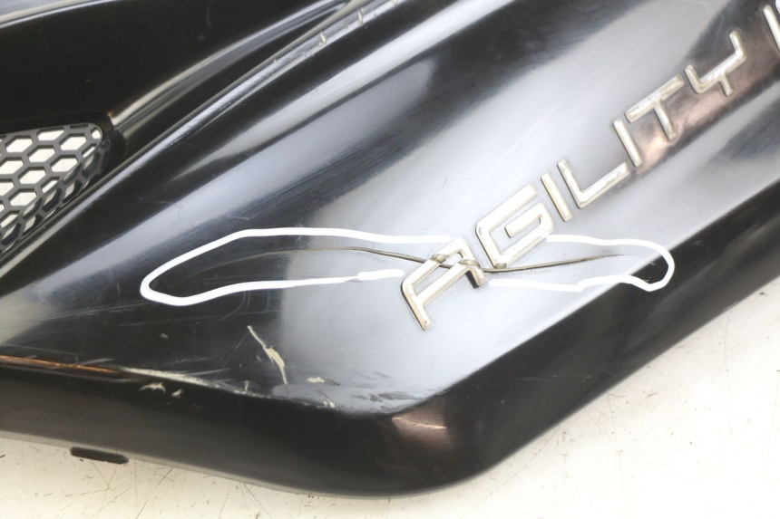 photo de FLANC POSTERIORE SINISTRO KYMCO AGILITY 16+ 4T 50 (2018 - 2023) - Dettagli dei punti di fissaggio