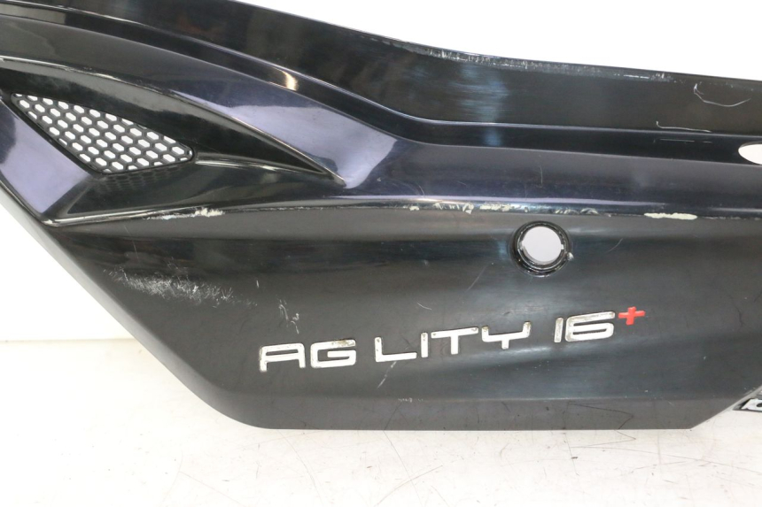 photo de FLANC POSTERIORE SINISTRO KYMCO AGILITY 16+ 4T 50 (2018 - 2023) - Zoom sullo stato d'uso