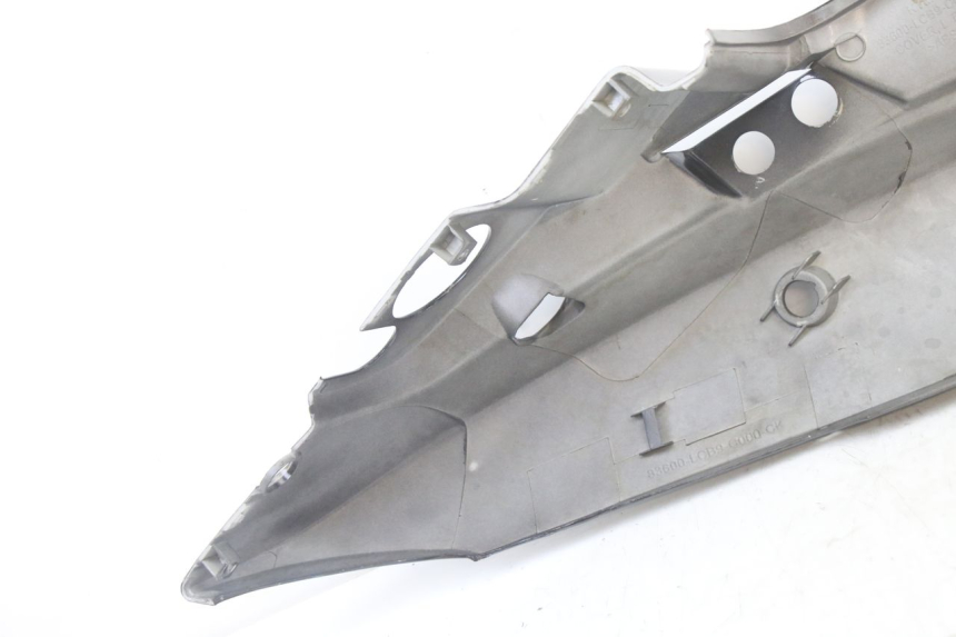 photo de FLANC POSTERIORE SINISTRO KYMCO AGILITY 4T 50 (2005 - 2018) - Dettagli dei punti di fissaggio