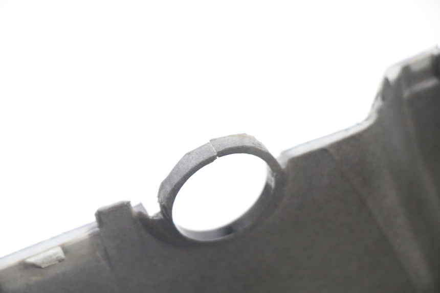 photo de FLANC POSTERIORE SINISTRO KYMCO AGILITY 4T 50 (2005 - 2018) - Marcature e riferimenti originali