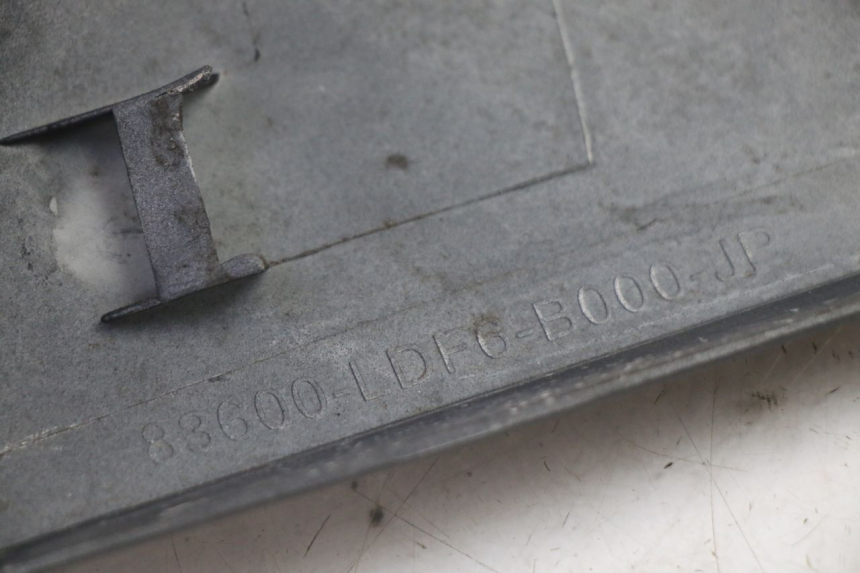 photo de FLANC POSTERIORE SINISTRO KYMCO AGILITY 4T 50 (2018 - 2022) - Altra vista dell'articolo