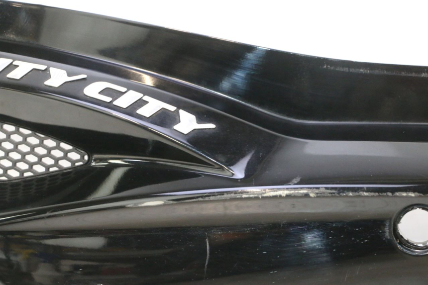photo de CARENA POSTERIORE SINISTRA KYMCO AGILITY CITY 16P 125 (2015 - 2024) - Zoom sullo stato d'uso