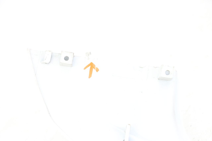 photo de CARENA POSTERIORE SINISTRA KYMCO AGILITY RS 4T 50 (2009 - 2013) - Primo piano tecnico