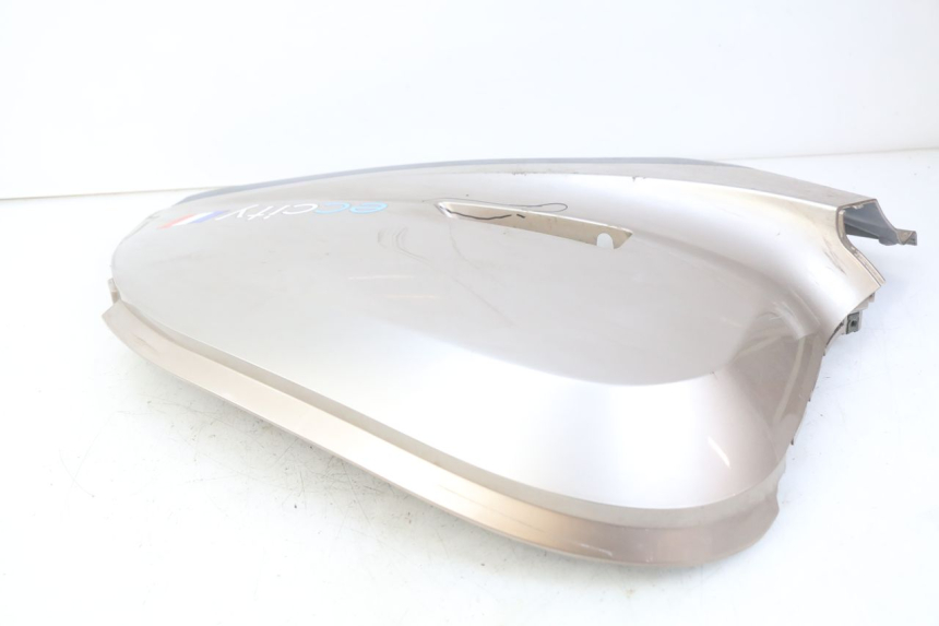 photo de FLANC POSTERIORE SINISTRO ECCITY ARTELEC 670 1 (2013 - 2017) - Stato della superficie e materiale