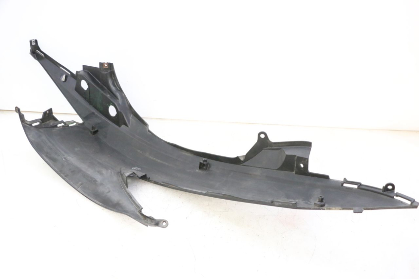 photo de CARENA POSTERIORE SINISTRA SUZUKI BURGMAN 125 (2007 - 2014) - Stato della superficie e materiale