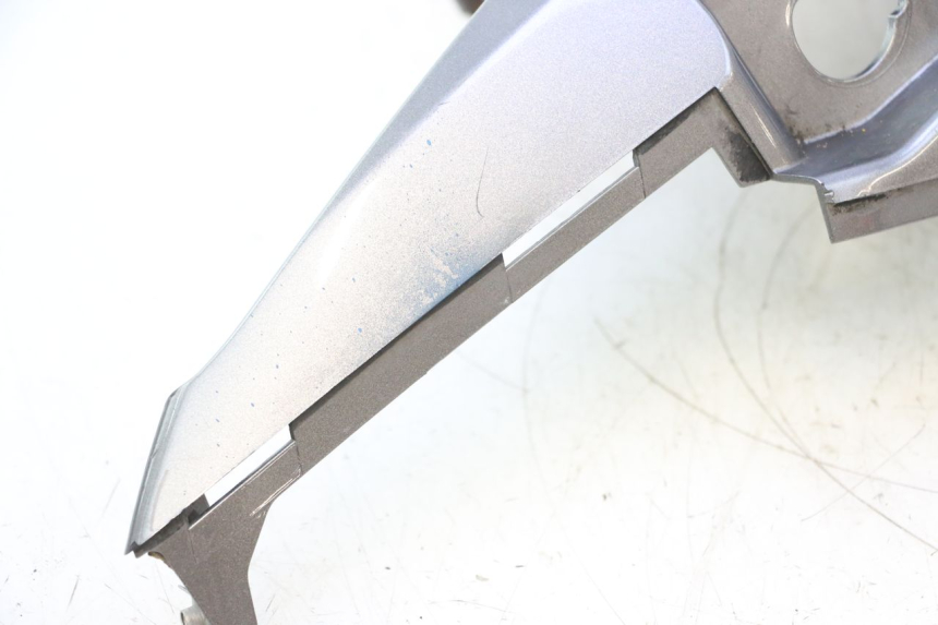 photo de CARENA POSTERIORE SINISTRA SUZUKI BURGMAN 125 (2007 - 2014) - Caratteristiche distintive