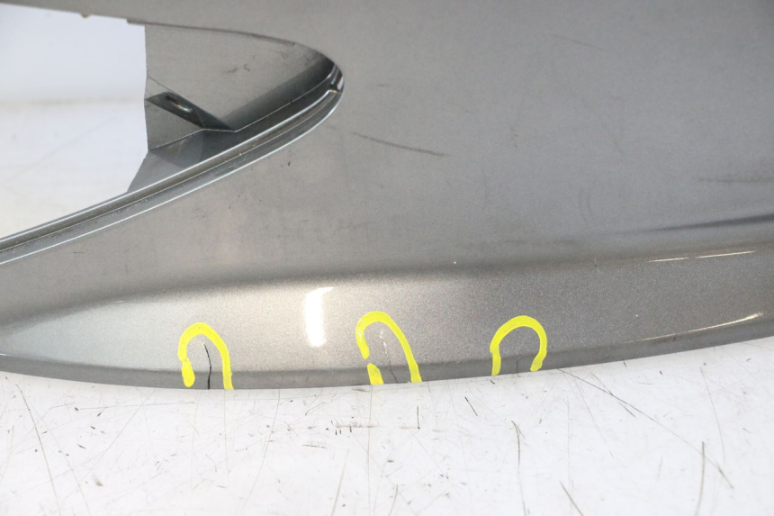 photo de CARENA POSTERIORE SINISTRA SUZUKI BURGMAN 125 (2007 - 2014) - Focus sulla struttura