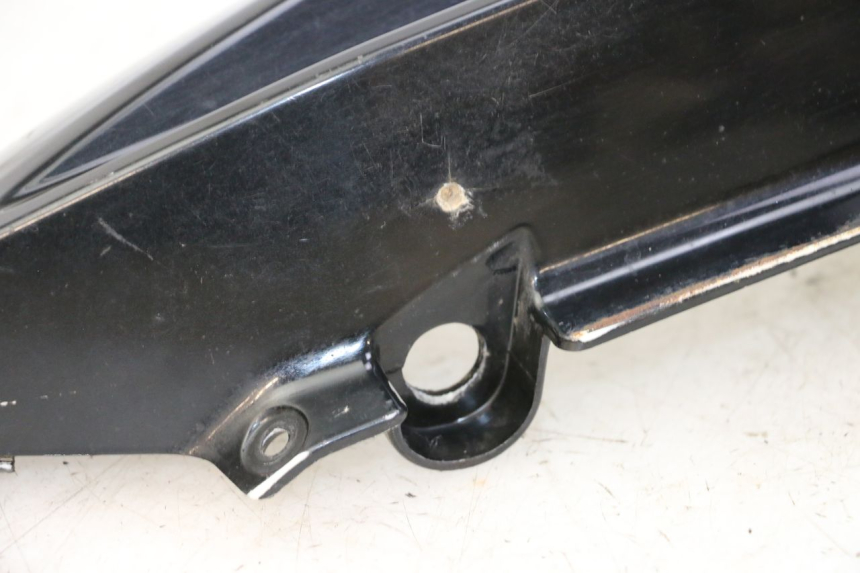 photo de FLANC POSTERIORE SINISTRO ORCAL CAVARO 4T 50 (2019 - 2023) - Stato della superficie e materiale