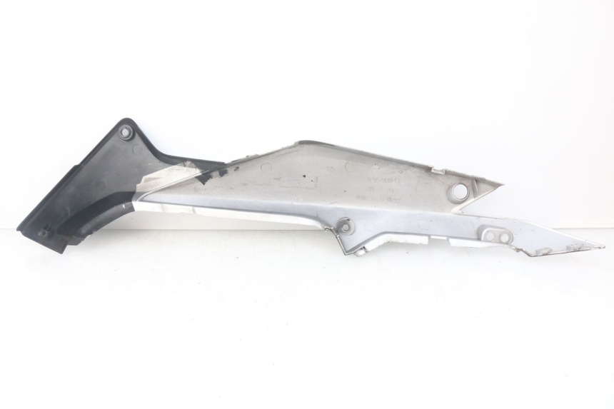 photo de PARAFANGO POSTERIORE SINISTRO HONDA CBR R 125 (2003 - 2006) - Zoom sullo stato d'uso