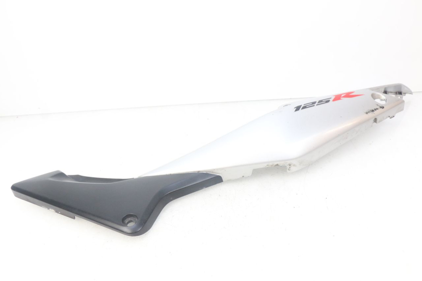 photo de PARAFANGO POSTERIORE SINISTRO HONDA CBR R 125 (2003 - 2006) - Stato della superficie e materiale