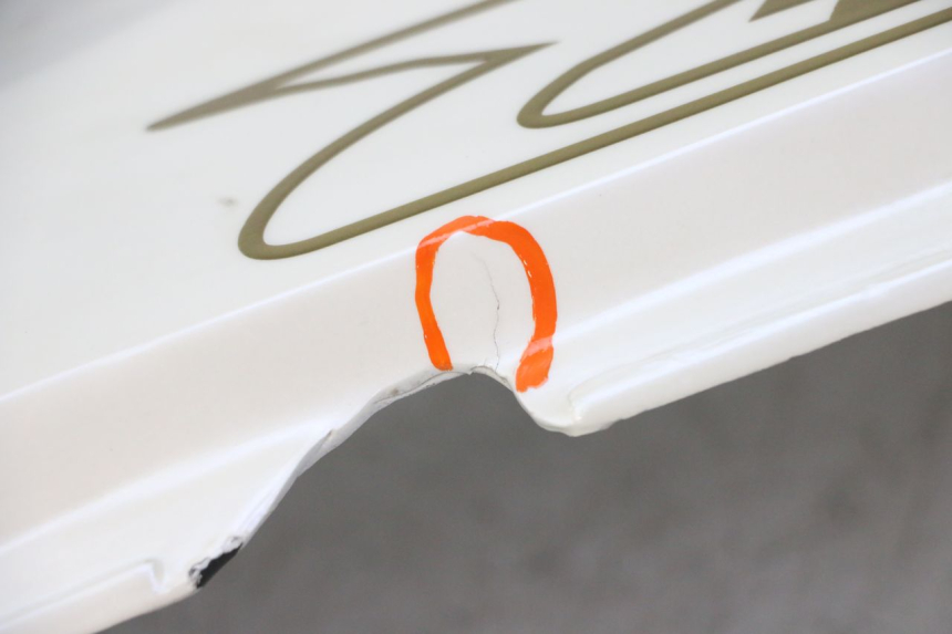 photo de CARENA POSTERIORE SINISTRA HONDA CBR RR FIREBLADE 900 (1992 - 1994) - Primo piano ad alta risoluzione