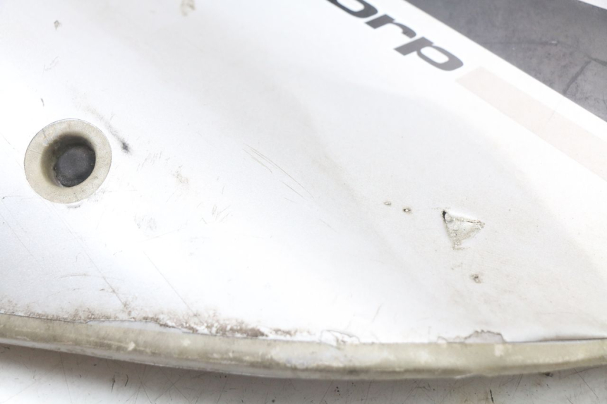 photo de CARENA POSTERIORE SINISTRA SHERCO CITY CORP 125 (2003 - 2007) - Stato della superficie e materiale