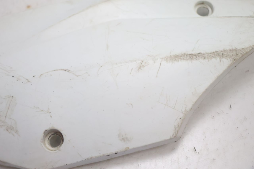 photo de CARENA POSTERIORE SINISTRA HONDA CRF CR-F 125 (2020 - 2021) - Zoom sullo stato d'uso