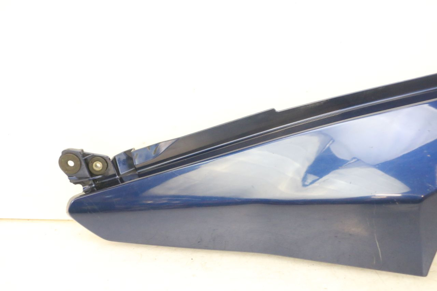 photo de CARENA POSTERIORE SINISTRA SUZUKI DL V STROM 1000 (2002 - 2007) - Marcature e riferimenti originali