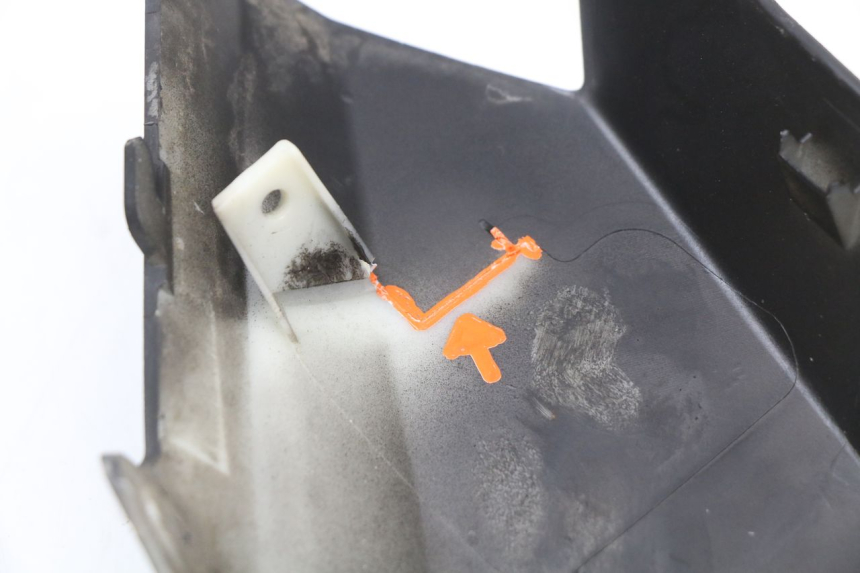 photo de CARENA POSTERIORE SINISTRA LONGJIA EASY MAX 125 (2020 - 2024) - Stato della superficie e materiale