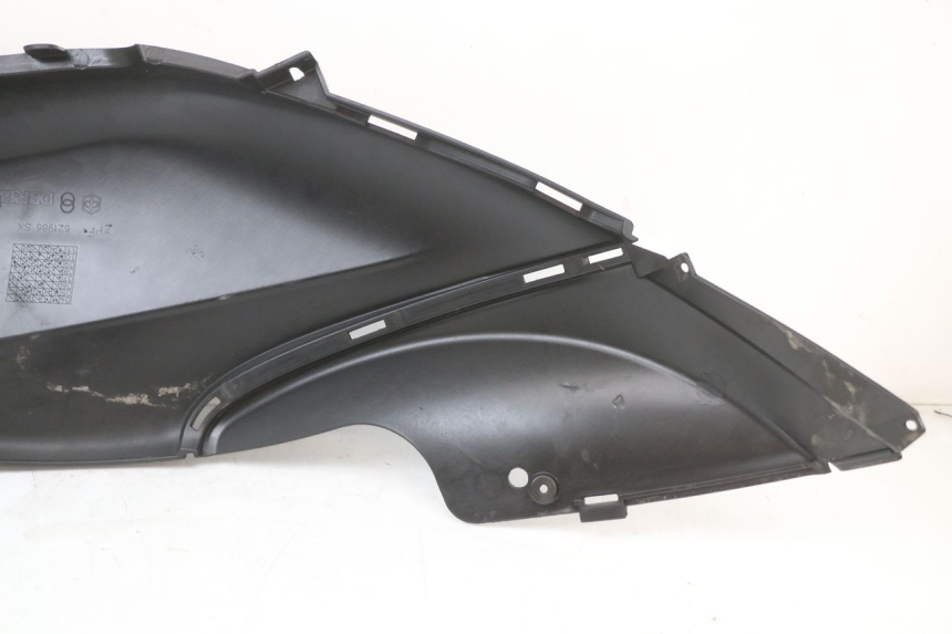 photo de FLANC POSTERIORE SINISTRO PIAGGIO FLY 2T 50 (2004 - 2017) - Stato della superficie e materiale