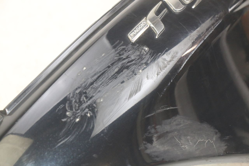 photo de FLANC POSTERIORE SINISTRO PIAGGIO FLY 4T 50 (2013 - 2017) - Dettagli dei punti di fissaggio