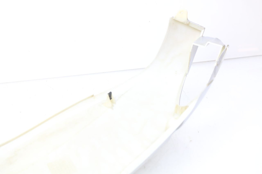 photo de FLANC POSTERIORE SINISTRO PIAGGIO FLY 100 (2006 - 2010) - Primo piano tecnico