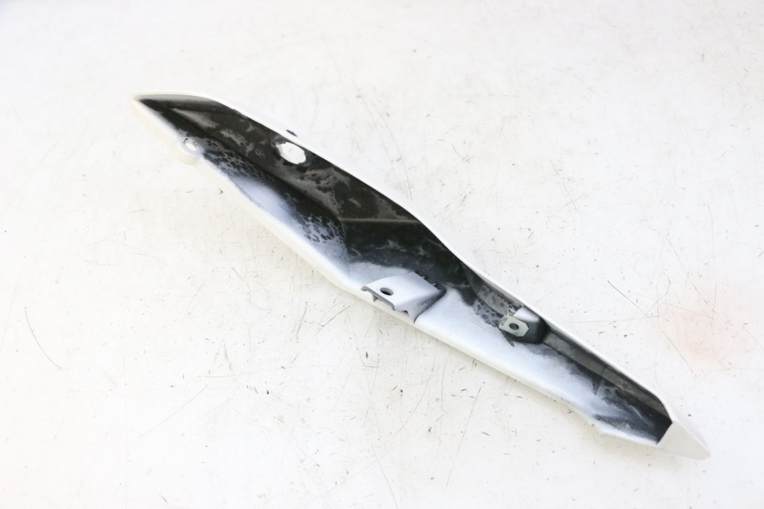 photo de CARENA POSTERIORE SINISTRA BMW G310 R 310 (2016 - 2020) - Altra angolazione